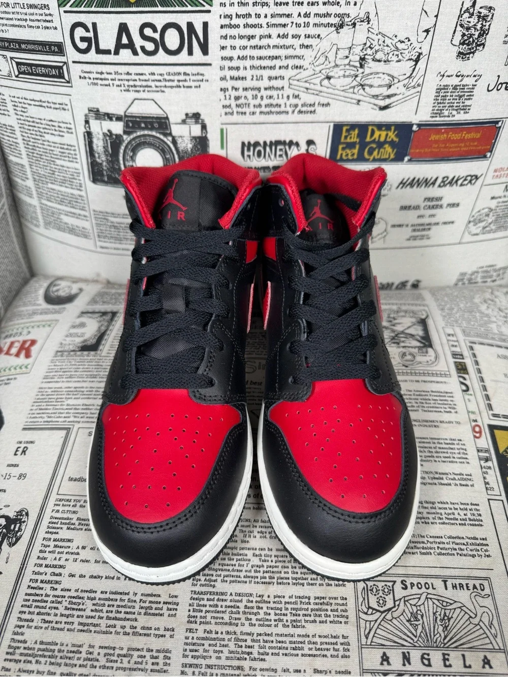 Nike Air Jordan 1 Mid Black Varsity Red GS DQ8423-067 7Y Women Size 8.5 No Box